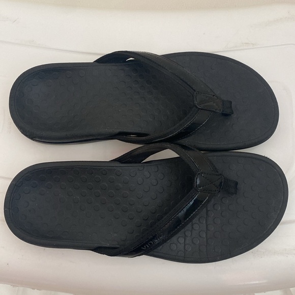 Black Flip Flops - Picture 3 of 7